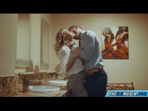 ❤️ ווען אַ באַסטי בלאָנדע סידוס איר אין אַ ציבור אָפּטריט ☑ אַנאַל ווידעא ביי אונדז ❤